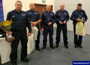 Zdjęcie przedstawiające umundurowanych policjantów laureatów konkursu Dzielnicowy Roku 2019