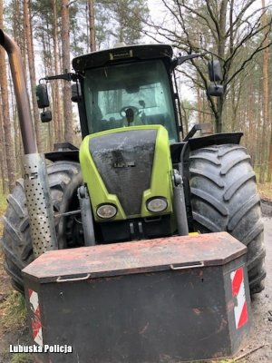 Zdjęcie przedstawiające traktor rolniczy