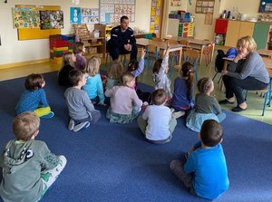 Policjanci z wizytą u przedszkolaków