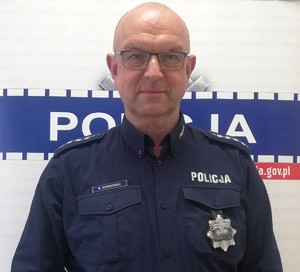 Umundurowany policjant