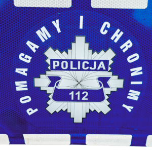 Logo policji z mottem pomagamy i chronimy