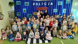 Policjantki na spotkaniu z dzięćmi