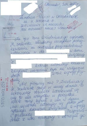 Karta papieru zapisana odręcznym pismem z animizowanymi danymi