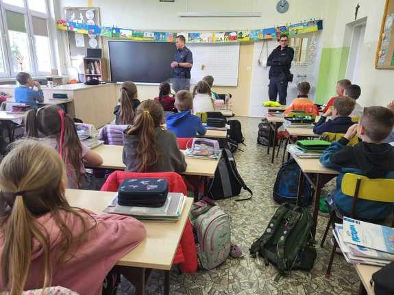 Spotkanie dzielnicowych z uczniami