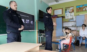 Policjanci na spotkaniu z uczniami