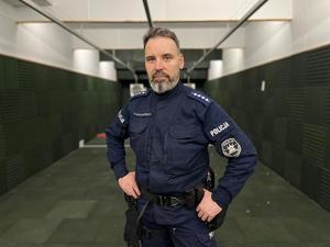 Dzielnicowy rejonu IV w Białogardzie asp.sztab.Przemysław Wojciukiewicz