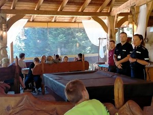 Policjanci na spotkaniu z dziećmi