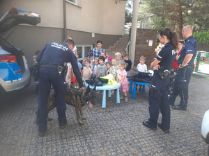 Policjanci na spotkaniu z dziećmi