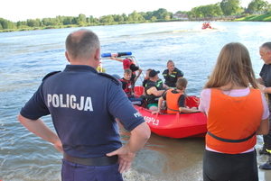 Działania służb nad zaklikowskim zalewem w ramach akcji &quot;Kręci mnie bezpieczeństwo w lecie&quot;