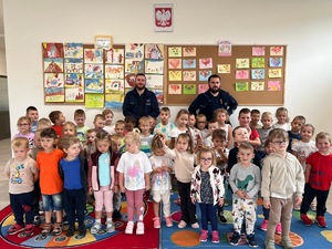 Dzielnicowi odwiedzili przedszkolaków w Mechnicy
