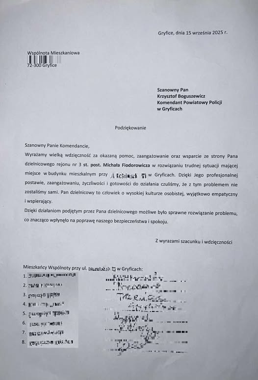 Karta papieru zadrukowana pismem maszynowym z nagłówkiem &quot;Podziękowania&quot;