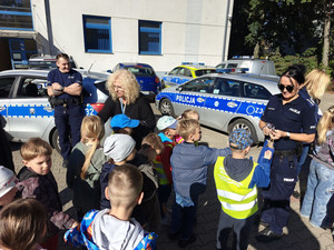 Policjanci na spotkaniu z dziećmi