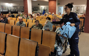 Koperty Życia dla seniorów-dzielnicowi z Rembertowa edukują