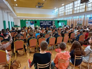 Policjanci na spotkaniu z młodzieżą