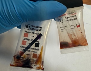 Dwa foliowe testy na obecność narkotyków