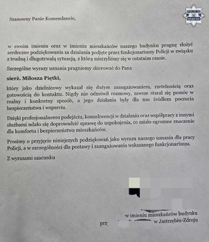 Karta papieru z pismem maszynowym