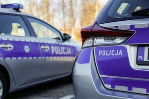 Tył dwóch radiowozów